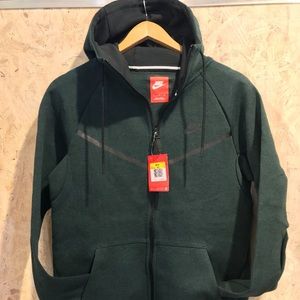 Nike tech full zip hoody dark green 
S,M,L,XL,2XL
